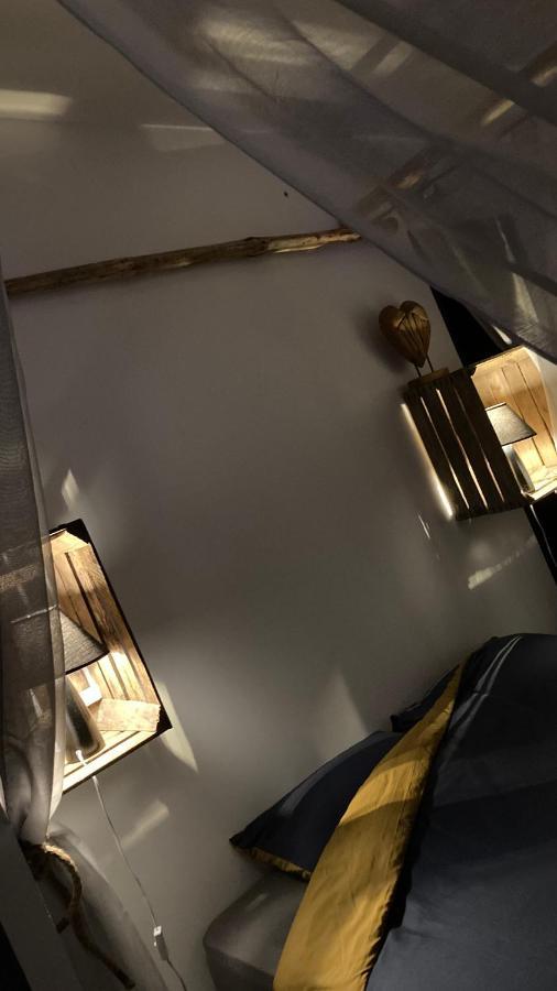 Desirad Hotel La Clisse Bagian luar foto