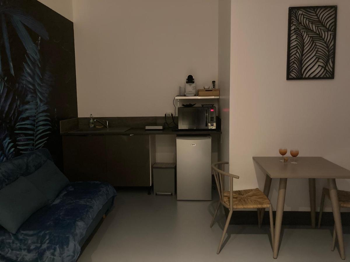 Desirad Hotel La Clisse Bagian luar foto